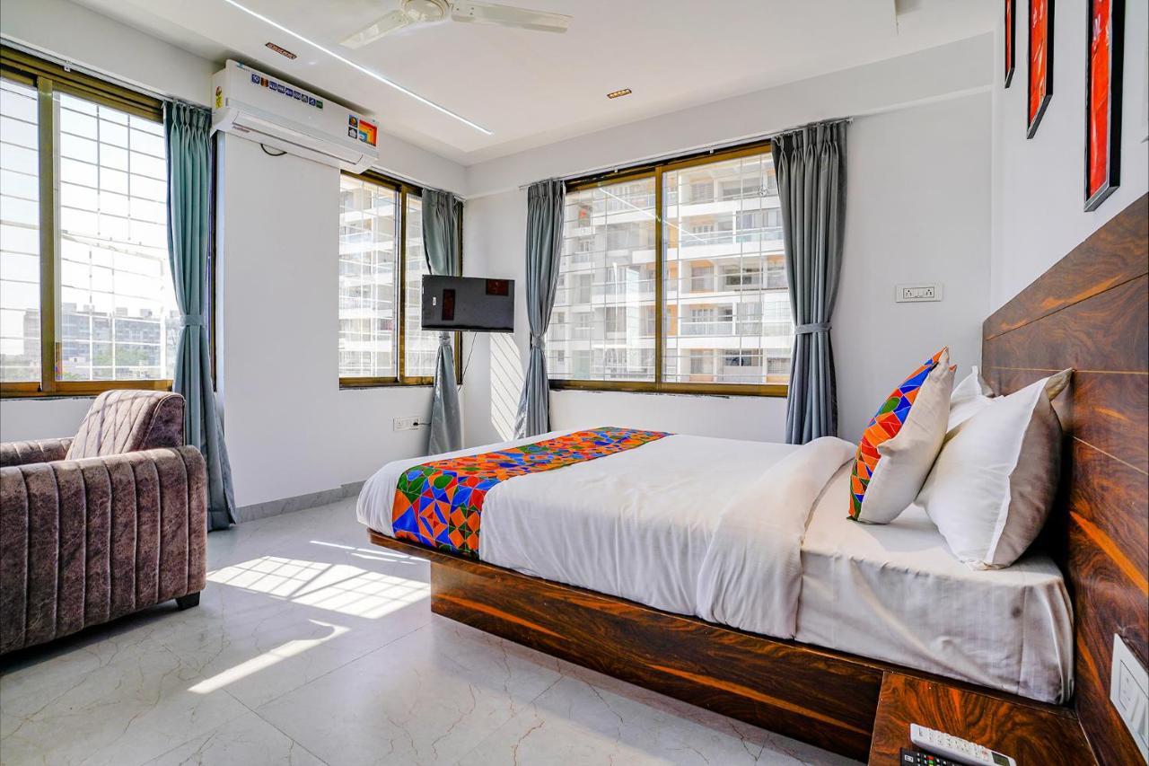 Fabhotel Crystal Inn - Nr Suvarndeep Chowk Pimpri-Chinchwad Екстериор снимка